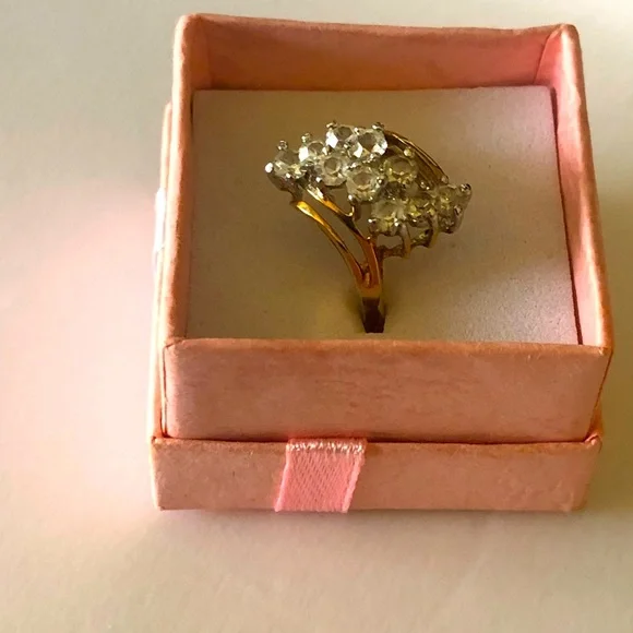 FINAL 18K Cluster  Cocktail/Wedding Ring Beautiful - Picture 2 of 7